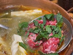 -洱火云南酸菜牛肉火锅(石景山当代商城店)