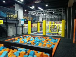 -蹦贝运动中心·蹦床·攀岩·闯关(龙岗店)