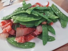 荷兰豆炒双腊-小镇大厨新概念复合中餐厅(万达广场大连高新店)