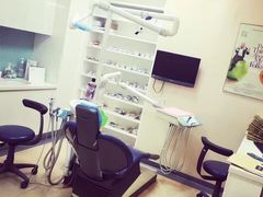 -瑞尔齿科(上海长风大悦城店)