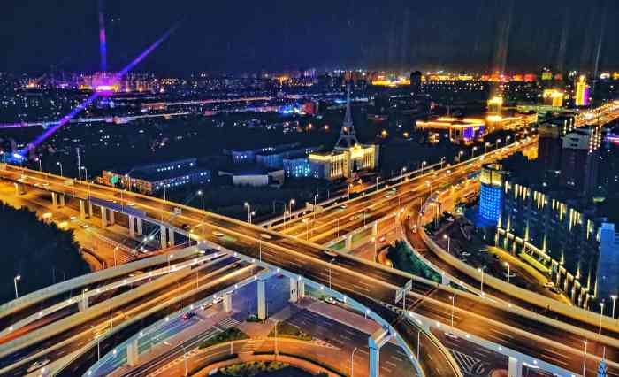 带宝宝来摩天活力城玩先去了3楼的儿童乐园出来后我们就来做摩天轮了