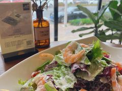 牛油果鲜虾沙拉-UPPER KITCHEN(延安路店)