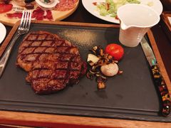 -恰餐厅及酒吧 CHAR Bar & Grill (北京丽都皇冠假日店)