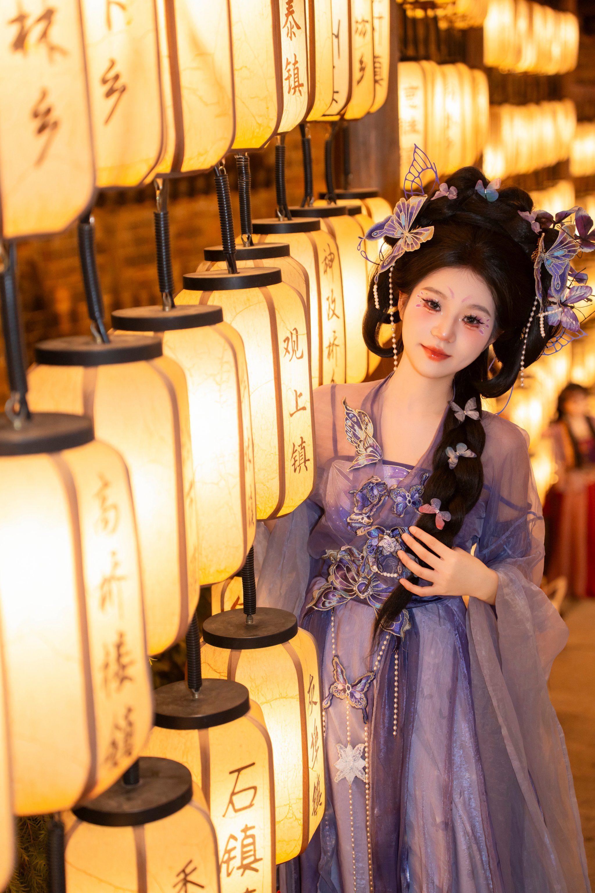 "蝴蝶是与月亮共振的翅膀"🦋紫色异域汉服