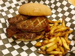 鹅肝汉堡-Holy Chuck