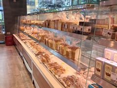 -巴黎贝甜(大宁国际商业广场店)
