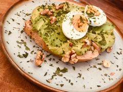 牛油果煮蛋吐司-RAC BAR(安福路店)