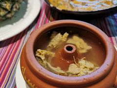 汽锅鸡-香巴拉云南餐厅(华莱坞店)