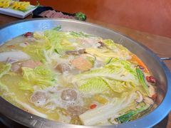 -佬土鹅肠火锅(中建大观店)