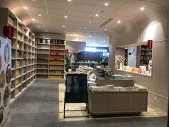 -钟书阁(群光广场店)