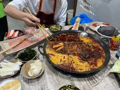 -渝嘴小老弟老火锅(华新村店)