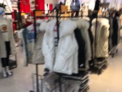 -火狐狸服装批发城(解放大街店)