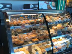 面包甜点陈列柜-星巴克(北京首都国际机场7店)