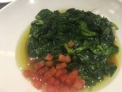清炒豆苗-御花园·粤菜·海鲜火锅(中山公园店)