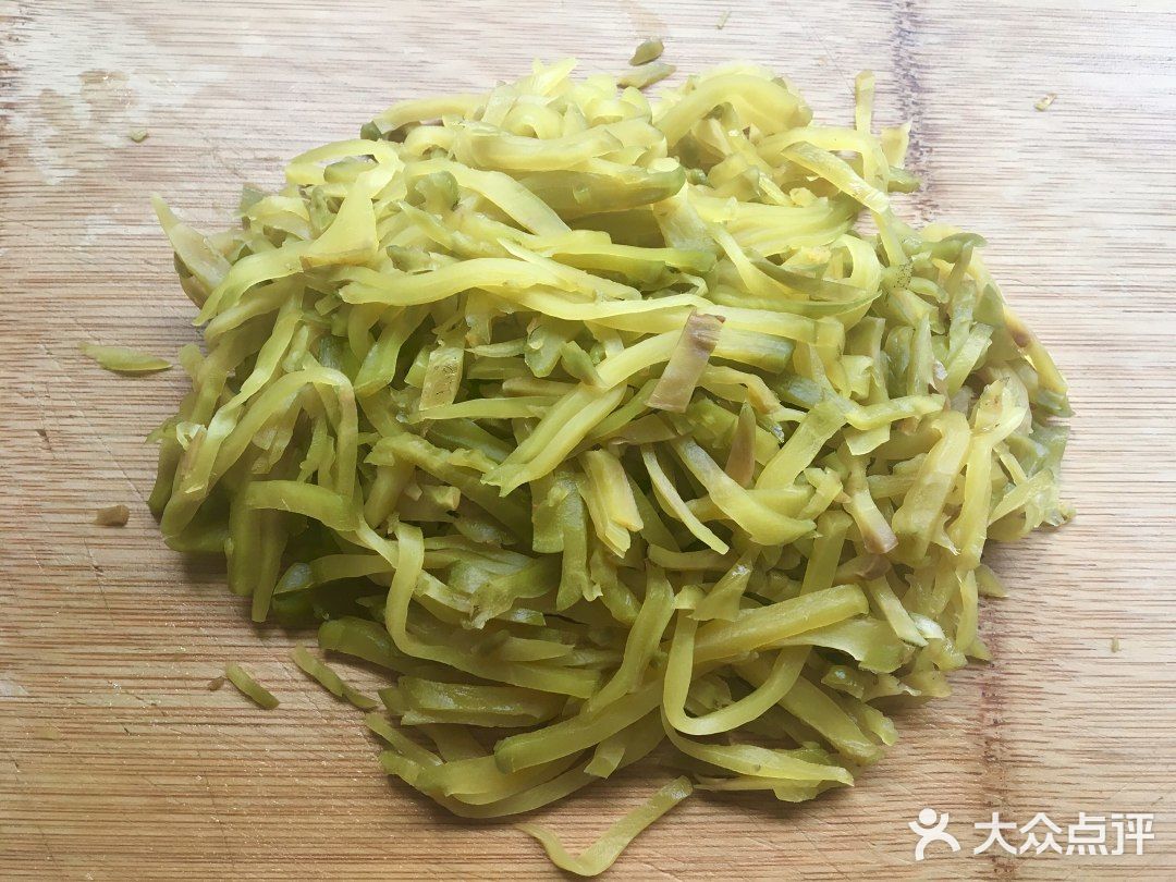 夏日必做家常小炒之榨菜丝炒胡萝卜丝