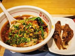 -呷佬·长沙手工米粉(金沙江路店)