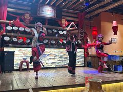 -老滇山寨•云南特色菜•地方菜•民族风情歌舞表演(金碧店)