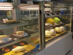 面包甜点陈列柜-猫王榴莲世家(三里屯SOHO商场店)
