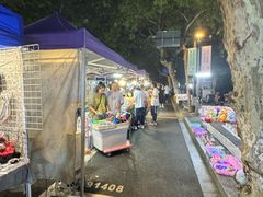 -吴山路夜市