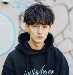 -曼都发型