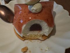 -VERIE BAKEHOUSE