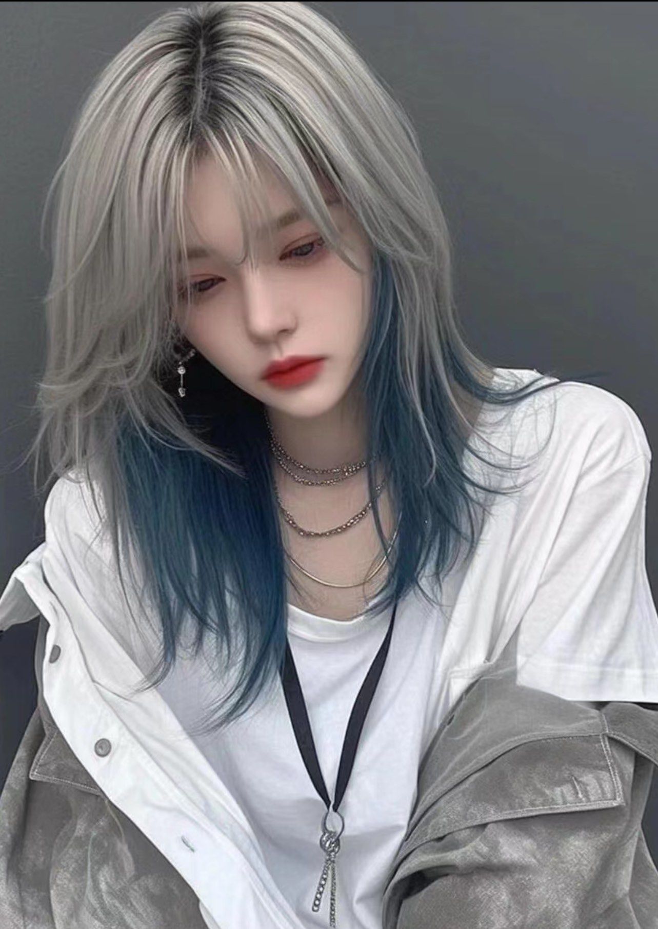 挂耳染,个性十足,时尚前卫.这种染发方式