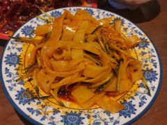 秘制凉皮-柴窝堡22号辣子鸡·传承新疆菜