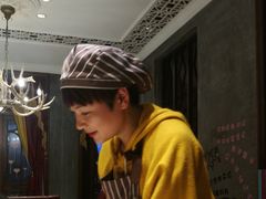 -泓炙颐凤鲜海鲜火锅料理(桐乡店)