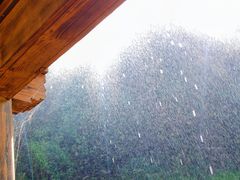 -雪山彩虹谷景区