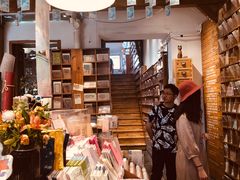 -猫的天空之城概念书店(苏州平江店)