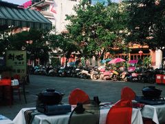 -刘姐啤酒鱼民族演艺餐厅(西街总店)