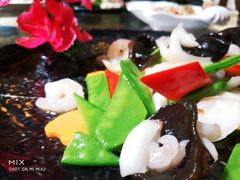-东来菜馆•手抓海鲜家常菜•海鲜锅贴(鸽子窝店)