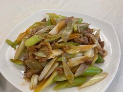 葱爆羊肉-那达慕蒙古风味酒楼