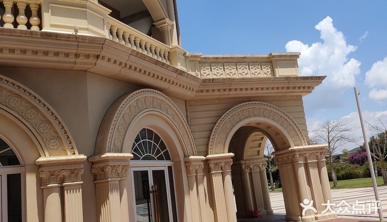 半山半岛吉庆广场