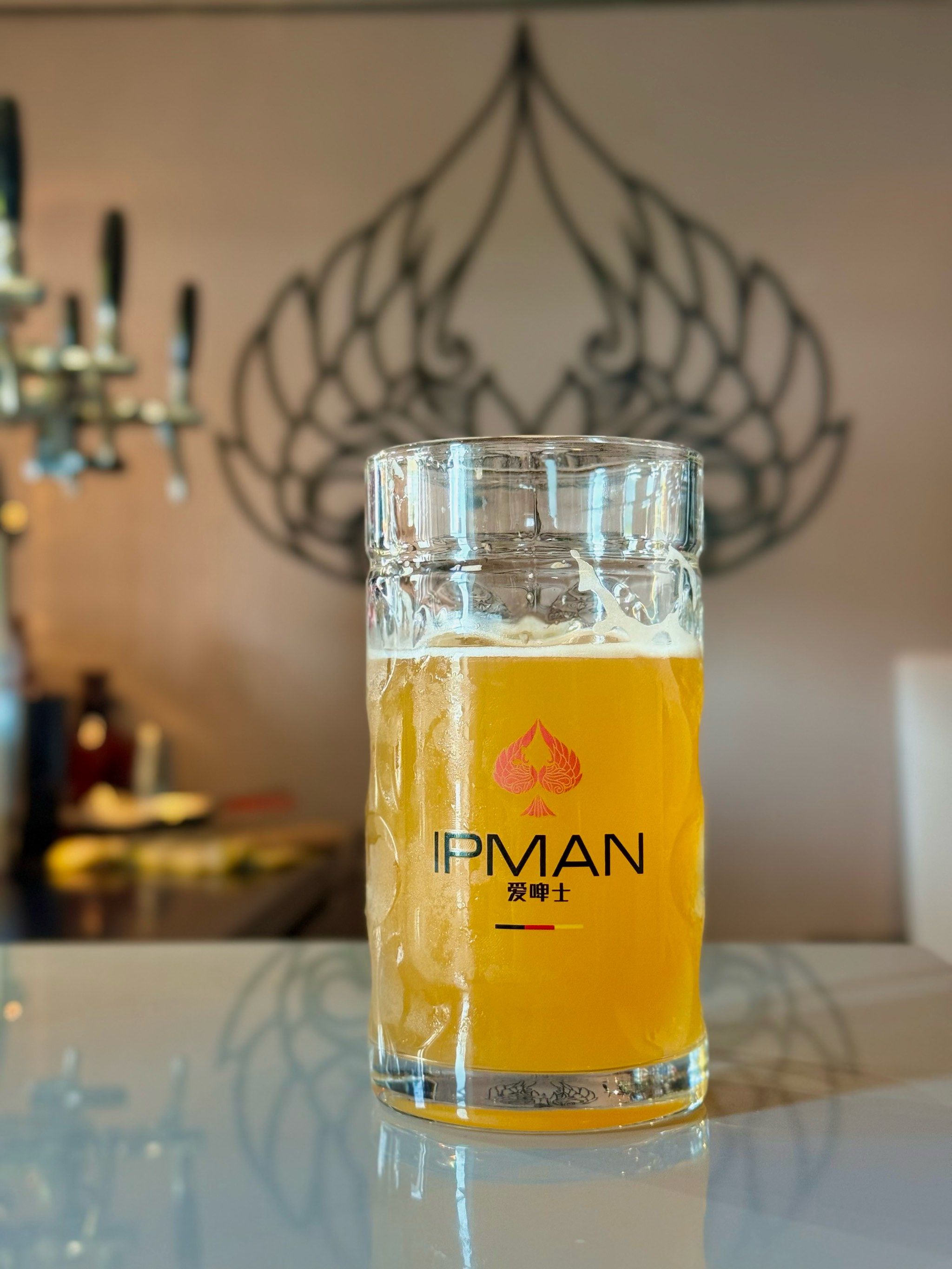 一位落枕歪脖小哥和他的精酿啤酒屋