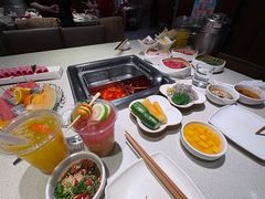 番茄汤底-海底捞火锅鲜切牛肉主题店(长寿路店)