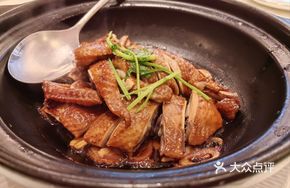 Braised Chicken in Clay Pot with Huangjiu and Soy Sauce