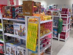 -嗨本可潮玩仓(大兴大悦春风里店)