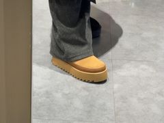 -UGG(燕莎奥特莱斯购物中心店)