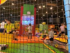 -蹦蹦跳跳(新奥购物中心店)