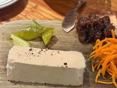 自家鹅肝酱配红酒无花果-羽深肉铺 Steak & Wine