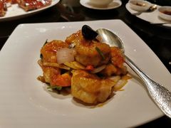 黑蒜大千爆虾球-北京四季酒店·采逸轩
