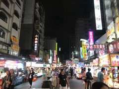 -六合夜市