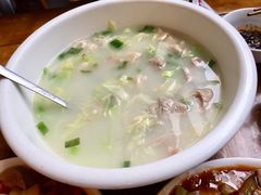 -茅屋大酒店
