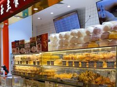 面包甜点陈列柜-白玉兰食品甜凤店(合生汇店)