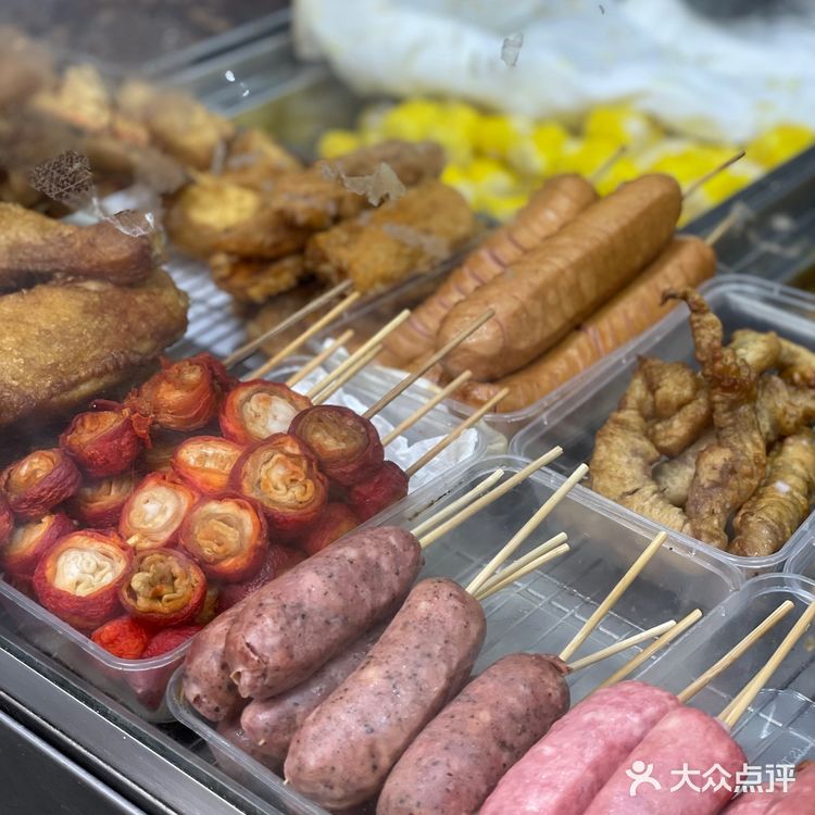 HKU香港大学地铁站B1出口处受欢迎的小吃店