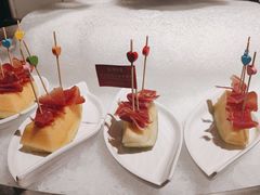 -雍容荟活帝王蟹活龙虾自助(苏宁旗舰店)