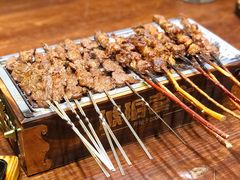 红柳枝烤羊肉-琥珀老六龙虾(四里河店)
