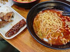 -爆炸头阿姨小四川正宗川味小吃(无任何分店)