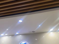 -茂菊口腔连锁(浦东南路店)